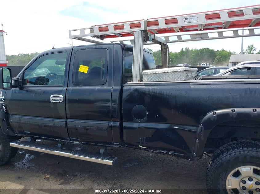 2004 Chevrolet Silverado 1500 Lt VIN: 1GCEK19T04E353219 Lot: 39726287