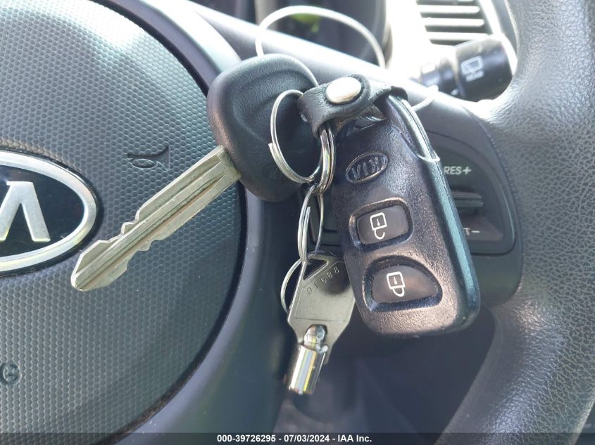 2010 Kia Soul + VIN: KNDJT2A29A7070483 Lot: 39726295