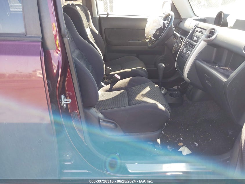 2005 Toyota Scion Xb VIN: JTLKT324950186697 Lot: 39726316