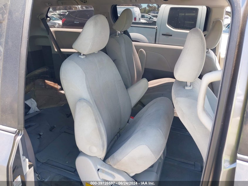 2011 Toyota Sienna VIN: 5TDKA3DCXBS003533 Lot: 39726597