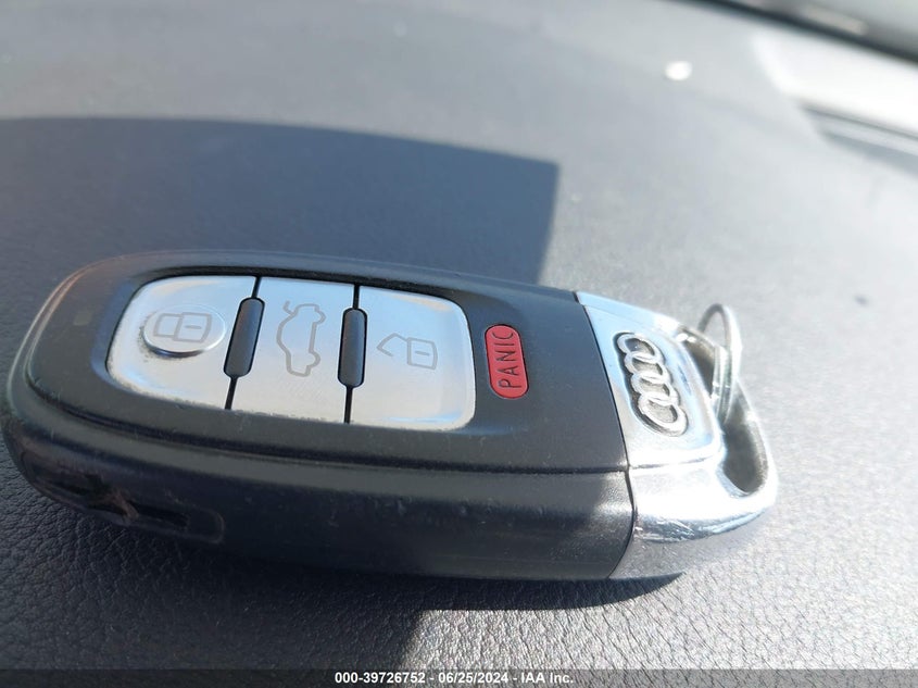 2015 Audi A4 2.0T Premium VIN: WAUAFAFL8FN026641 Lot: 39726752