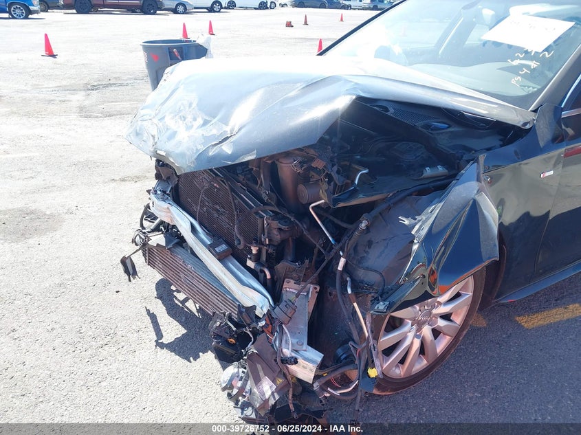 2015 Audi A4 2.0T Premium VIN: WAUAFAFL8FN026641 Lot: 39726752