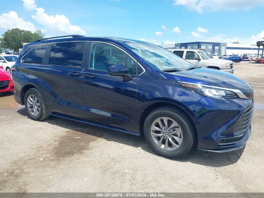 5TDKRKEC1NS114459 2022 TOYOTA SIENNA - Image 1