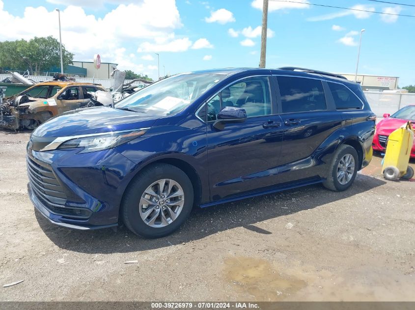 5TDKRKEC1NS114459 2022 TOYOTA SIENNA - Image 2