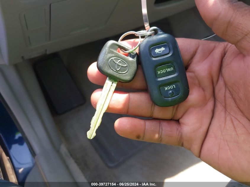 2003 Toyota Camry Le VIN: 4T1BE32K33U249458 Lot: 39727154