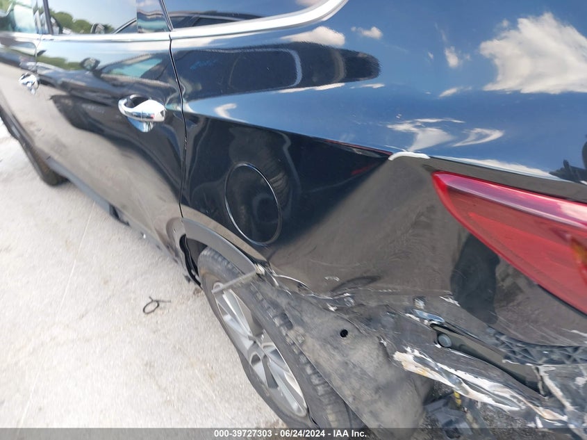 2017 Hyundai Santa Fe Se VIN: KM8SMDHF4HU226409 Lot: 39727303