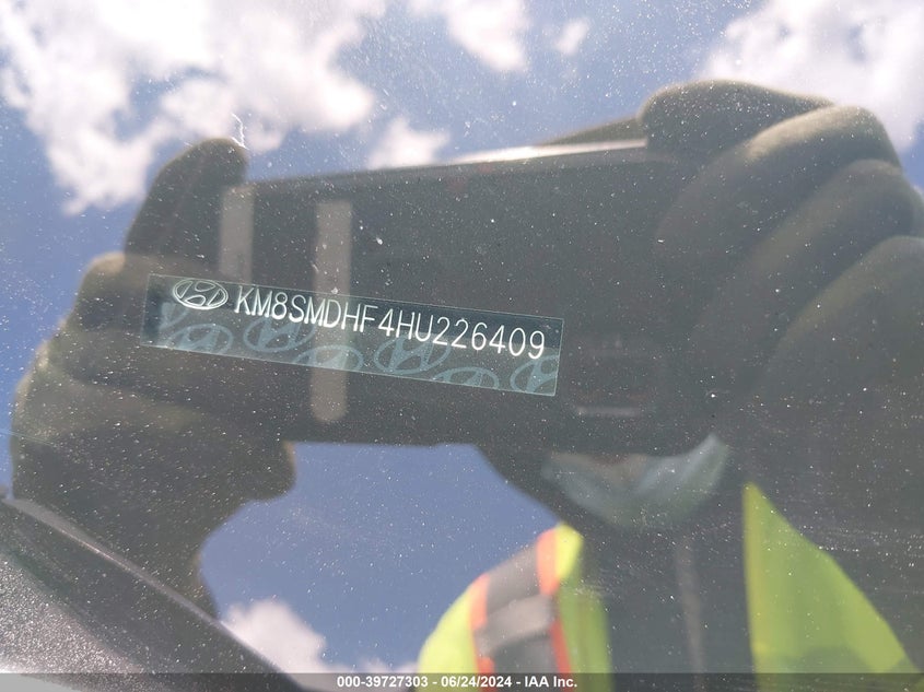 2017 Hyundai Santa Fe Se VIN: KM8SMDHF4HU226409 Lot: 39727303