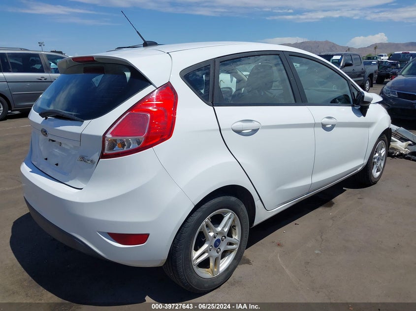 VIN 3FADP4EJXJM118776 2018 FORD FIESTA SE