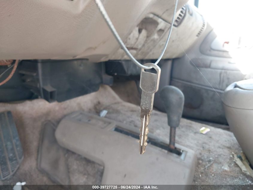 1996 GMC Suburban K2500 VIN: 1GKGK26RXTJ731046 Lot: 39727725