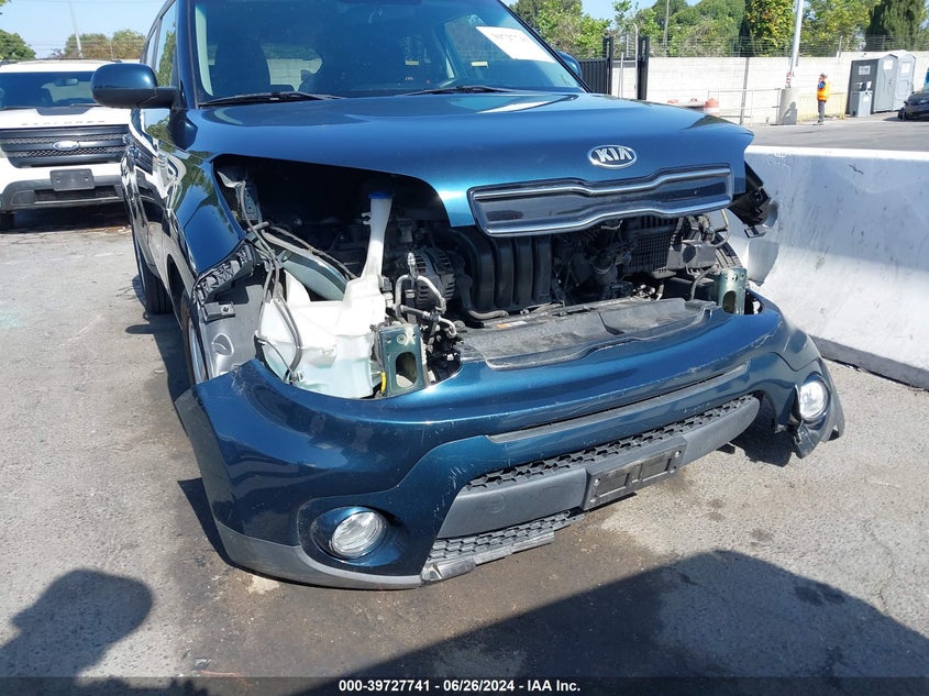 2018 Kia Soul + VIN: KNDJP3A54J7531402 Lot: 39727741
