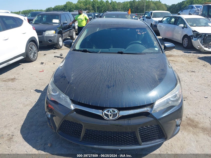 2015 Toyota Camry Le/Xle/Se/Xse VIN: 4T1BF1FK7FU498569 Lot: 39727809