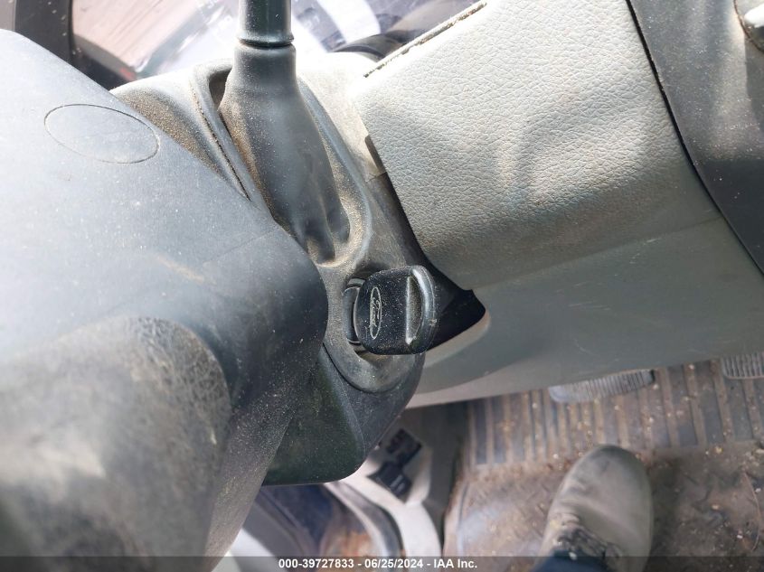 2005 Ford F-150 Stx/Xl/Xlt VIN: 1FTRF12255KF14108 Lot: 39727833