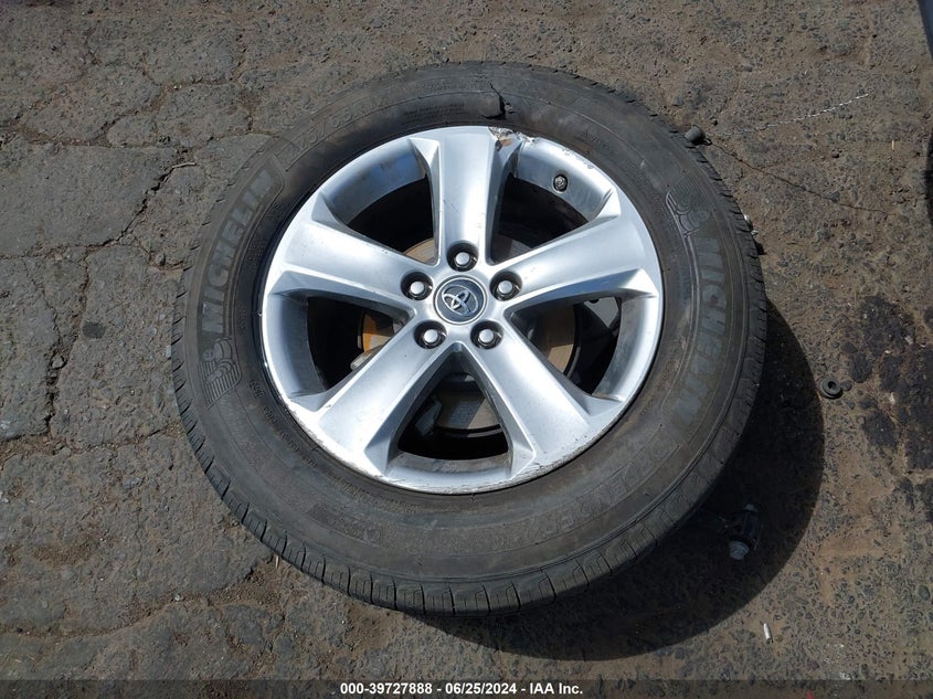 2015 TOYOTA RAV4 XLE - 2T3WFREV9FW181122