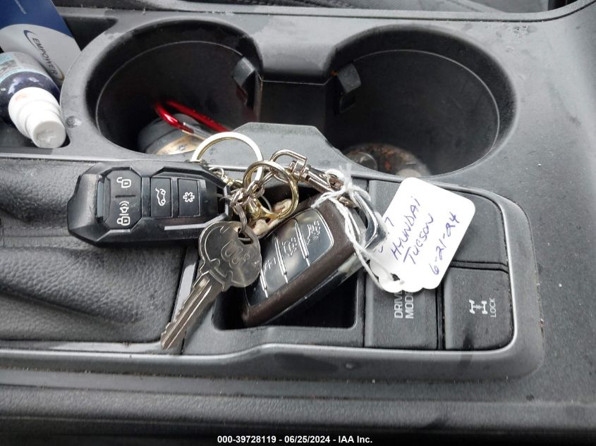 2017 Hyundai Tucson Sport VIN: KM8J3CA27HU402918 Lot: 39728119