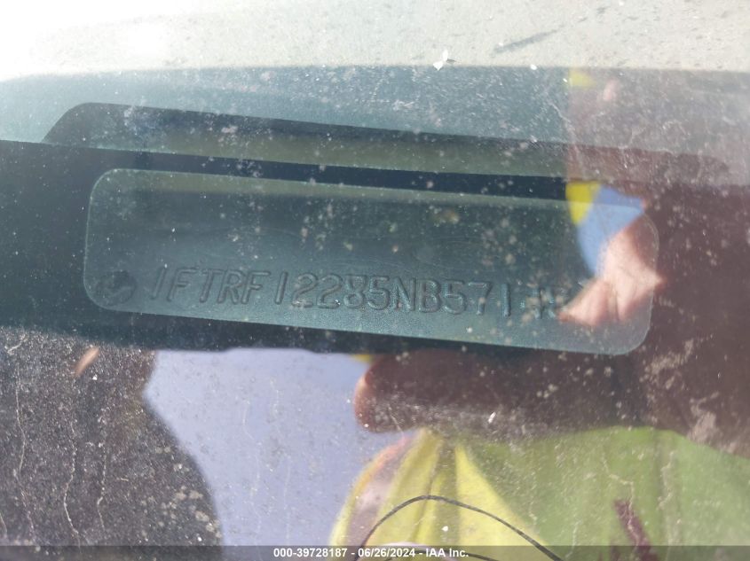 2005 Ford F-150 Stx/Xl/Xlt VIN: 1FTRF12285NB57148 Lot: 39728187