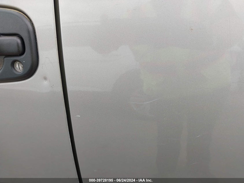 2002 Chevrolet Suburban 1500 Ls VIN: 1GNFK16Z52J235532 Lot: 39728195