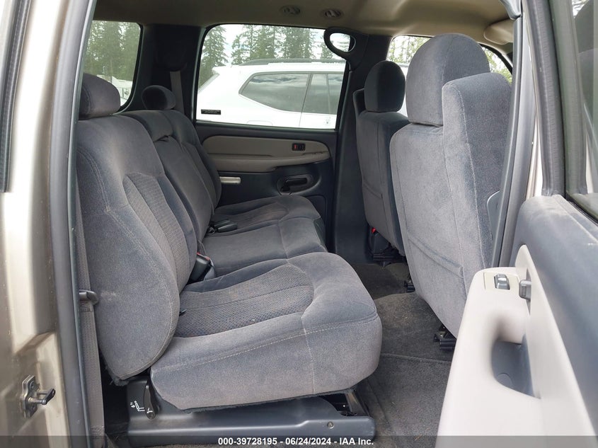 2002 Chevrolet Suburban 1500 Ls VIN: 1GNFK16Z52J235532 Lot: 39728195