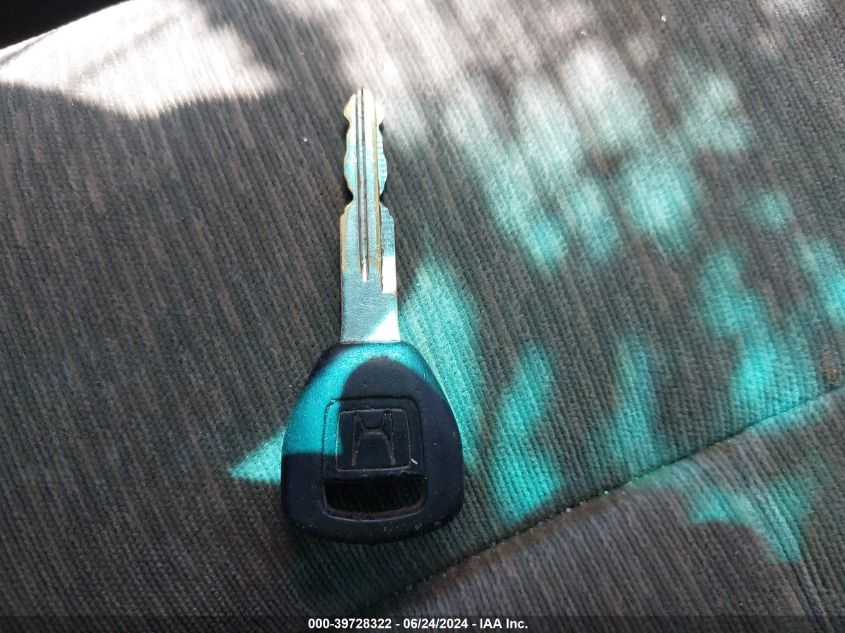 2002 Honda Odyssey Lx VIN: 5FNRL18512B018872 Lot: 39728322