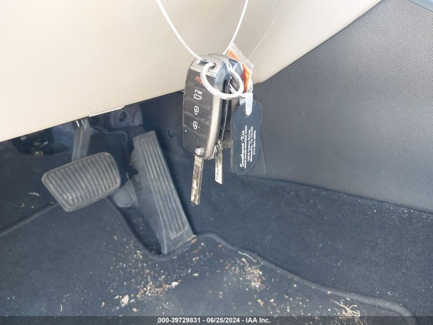 2017 Kia Optima Lx VIN: 5XXGT4L38HG160253 Lot: 39729831