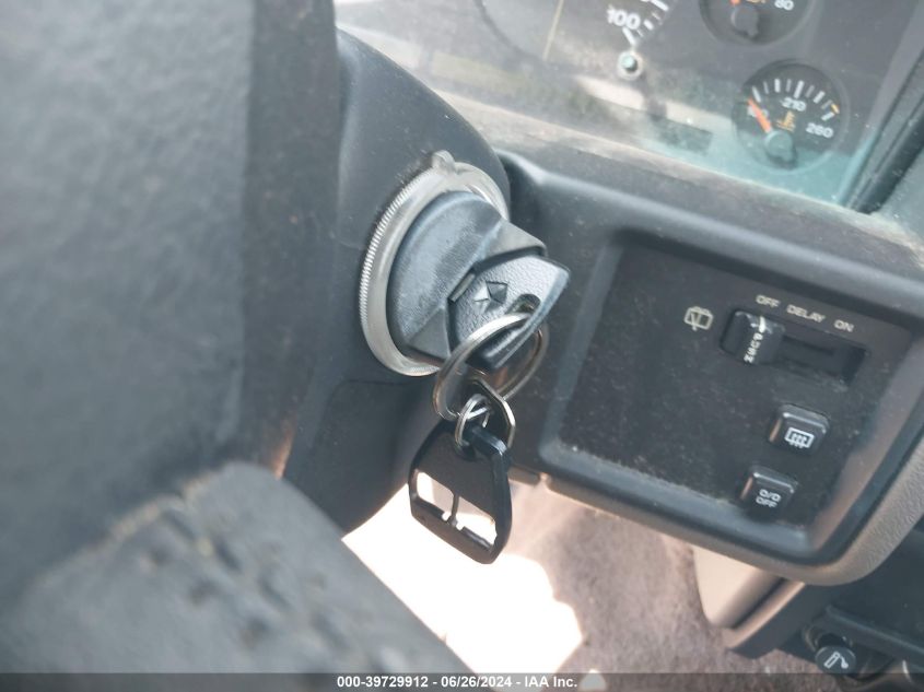 1995 Jeep Grand Cherokee Laredo VIN: 1J4FX58S3SC770729 Lot: 39729912