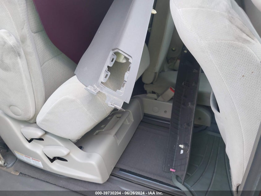 2015 Toyota Sienna Le 8 Passenger VIN: 5TDKK3DC8FS639984 Lot: 39730204