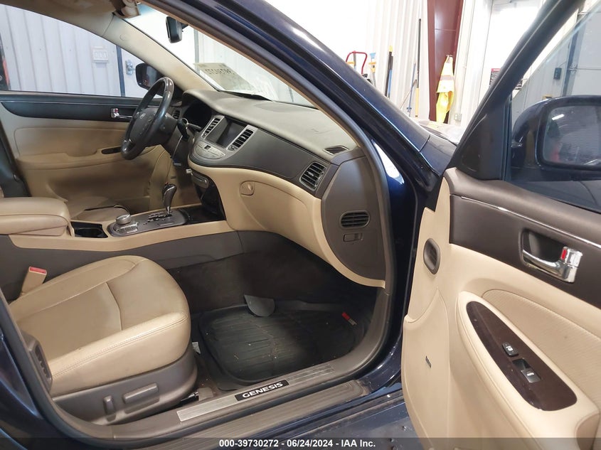 2011 Hyundai Genesis 4.6 VIN: KMHGC4DF0BU114762 Lot: 39730272