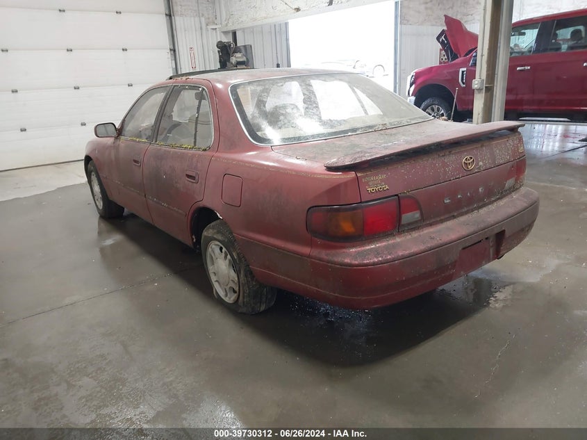 1995 Toyota Camry Le VIN: 4T1SK12E4SU561679 Lot: 39730312