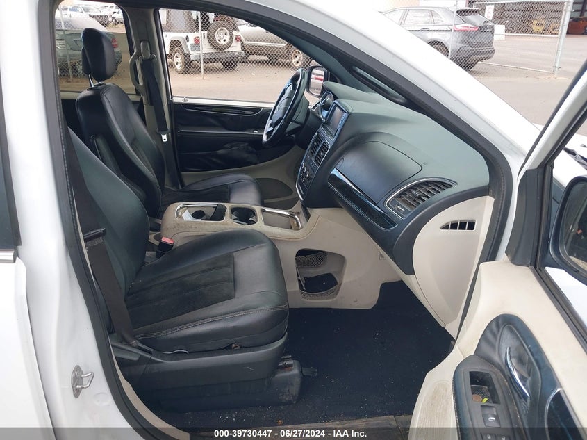 VIN 2C4RDGCG2HR761076 2017 DODGE GRAND CARAVAN SXT