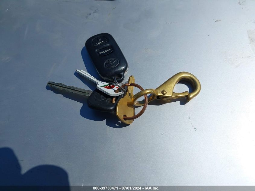 2004 Toyota Corolla Le VIN: JTDBR32E942035137 Lot: 39730471