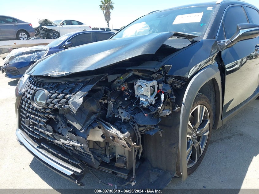 VIN JTHY3JBH7K2019525 2019 LEXUS UX 200