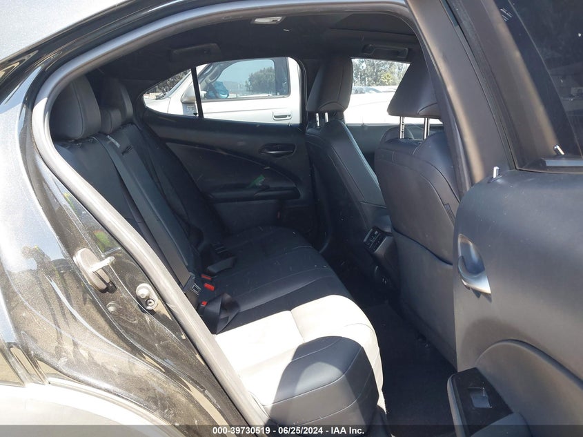 VIN JTHY3JBH7K2019525 2019 LEXUS UX 200