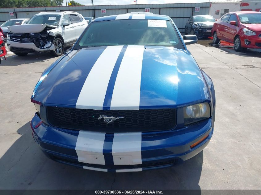 2008 Ford Mustang V6 Deluxe/V6 Premium VIN: 1ZVHT80N185158699 Lot: 39730536