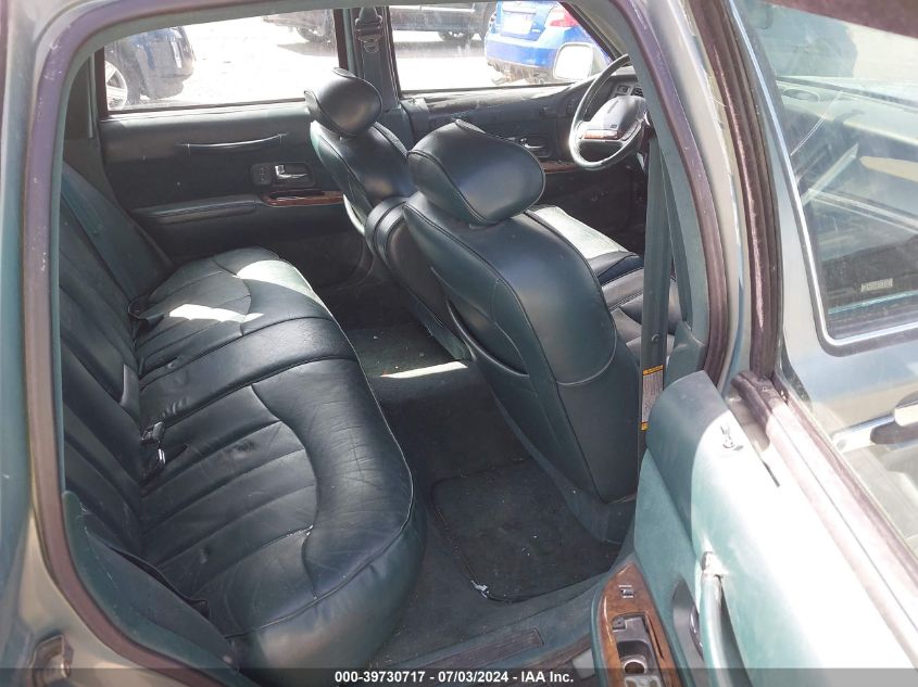 1995 Lincoln Town Car Executive VIN: 1LNLM81W5SY623584 Lot: 39730717