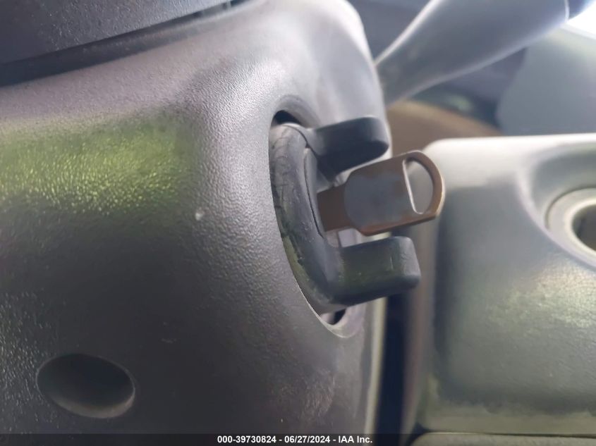 2000 Chevrolet Cavalier VIN: 1G1JC5243Y7338111 Lot: 39730824