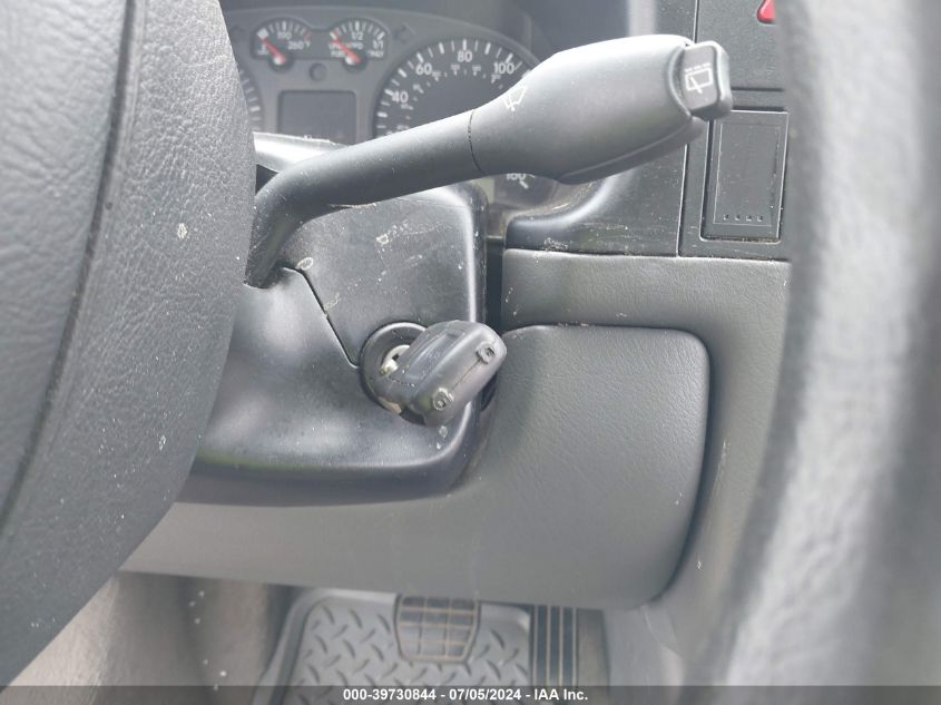 2003 Volkswagen Eurovan Mv VIN: WV2NB47043H002693 Lot: 39730844