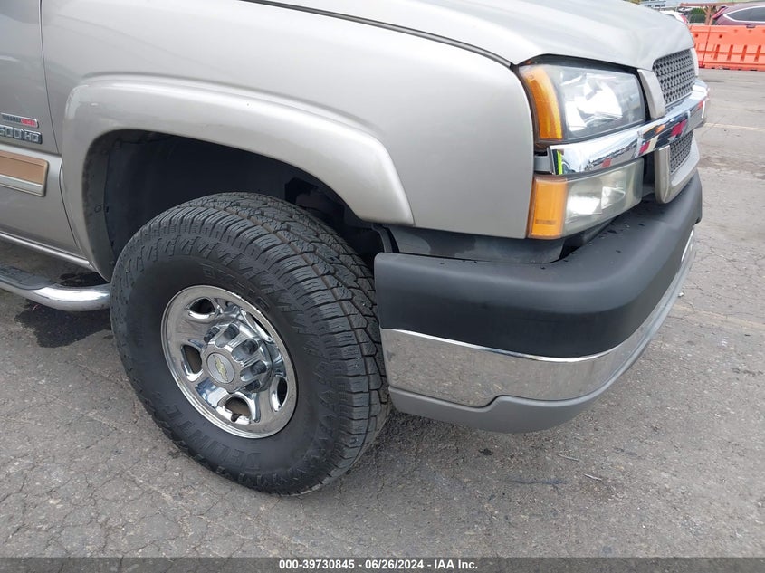 2003 Chevrolet Silverado C2500 Heavy Duty VIN: 1GCHC29113E243955 Lot: 39730845