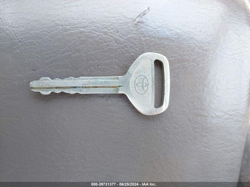 1999 Toyota Camry Le VIN: 4T1BG22K7XU457255 Lot: 39731377