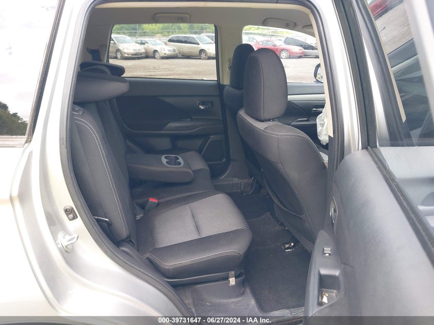 2018 Mitsubishi Outlander Es VIN: JA4AZ3A38JZ049989 Lot: 39731647