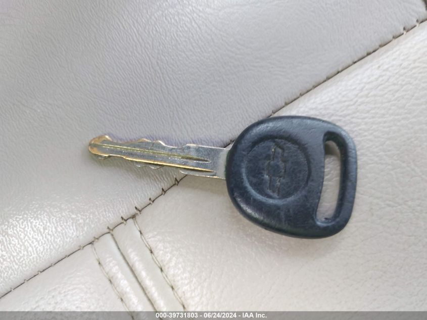 2001 Chevrolet Suburban 1500 Lt VIN: 3GNEC16T21G135733 Lot: 39731803