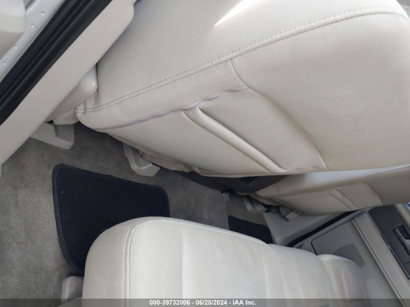 2011 Ford Expedition Xlt VIN: 1FMJU1H52BEF57217 Lot: 39732006