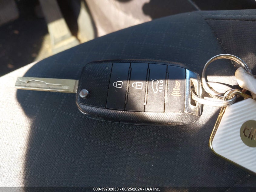 2016 Kia Sorento Lx/L VIN: 5XYPG4A30GG057457 Lot: 39732033