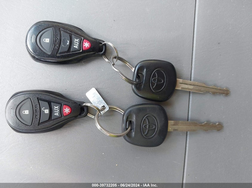 2010 Toyota Sienna Le VIN: 5TDKK4CCXAS336978 Lot: 39732205