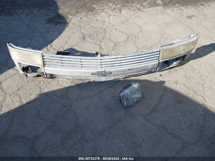 1999 Chevrolet Astro VIN: 1GCDM19W4XB194338 Lot: 39732279