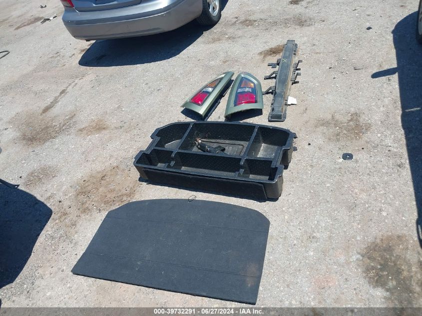 2011 Kia Soul + VIN: KNDJT2A23B7255338 Lot: 39732291