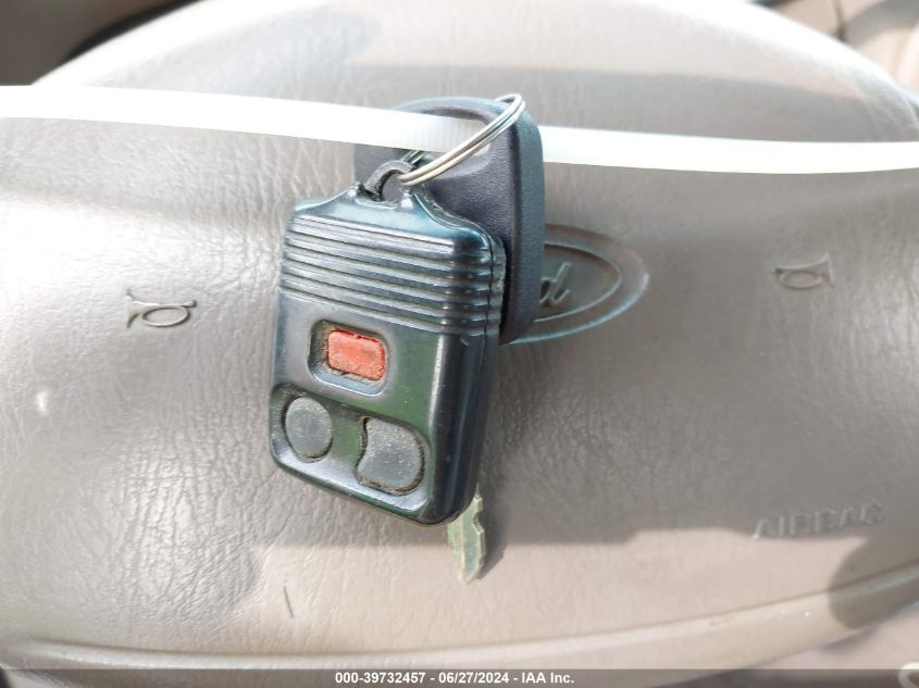 2000 Ford F-150 VIN: 1FTRX17L8YNA24909 Lot: 39732457