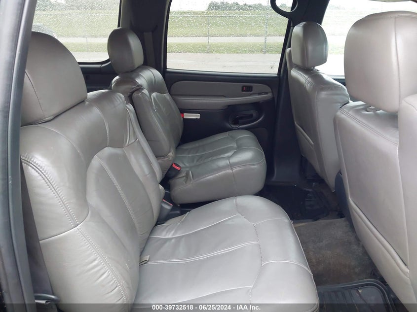 2002 Chevrolet Suburban 1500 Lt VIN: 1GNFK16Z82J273224 Lot: 39732518