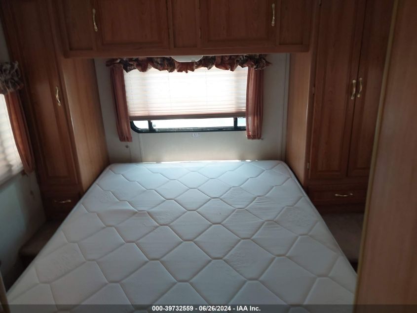 1999 Ford Econoline E450 Super Duty Cutwy Rv VIN: 1FDXE40SXXHB45398 Lot: 39732559