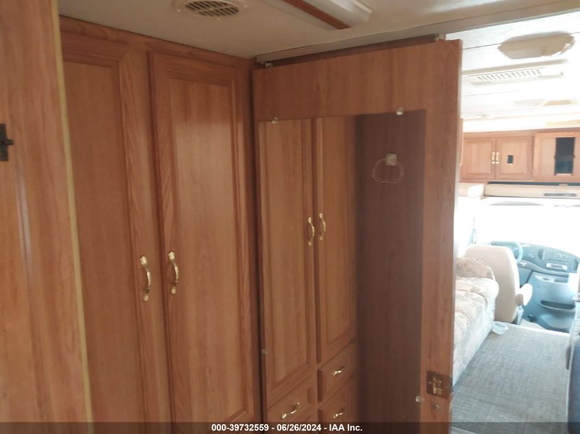 1999 Ford Econoline E450 Super Duty Cutwy Rv VIN: 1FDXE40SXXHB45398 Lot: 39732559