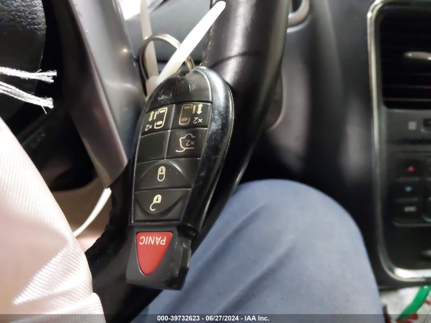 2011 Chrysler Town & Country Touring VIN: 2A4RR5DG4BR782615 Lot: 39732623