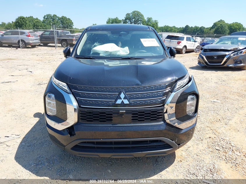 2023 Mitsubishi Outlander Es 2.5 2Wd VIN: JA4J3TA83PZ008997 Lot: 39732764